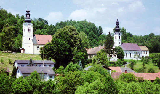 Wanderung auf die Burgruine Neuhaus am Klausenbach Wanderung auf die Burgruine Neuhaus am Klausenbach